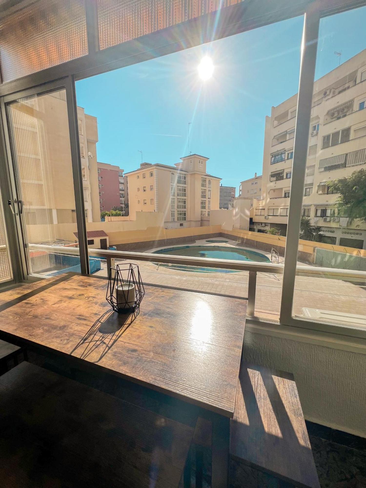 Cozy And Bright Flat With Pool Apartment ตอร์เรโมลิโนส ภายนอก รูปภาพ