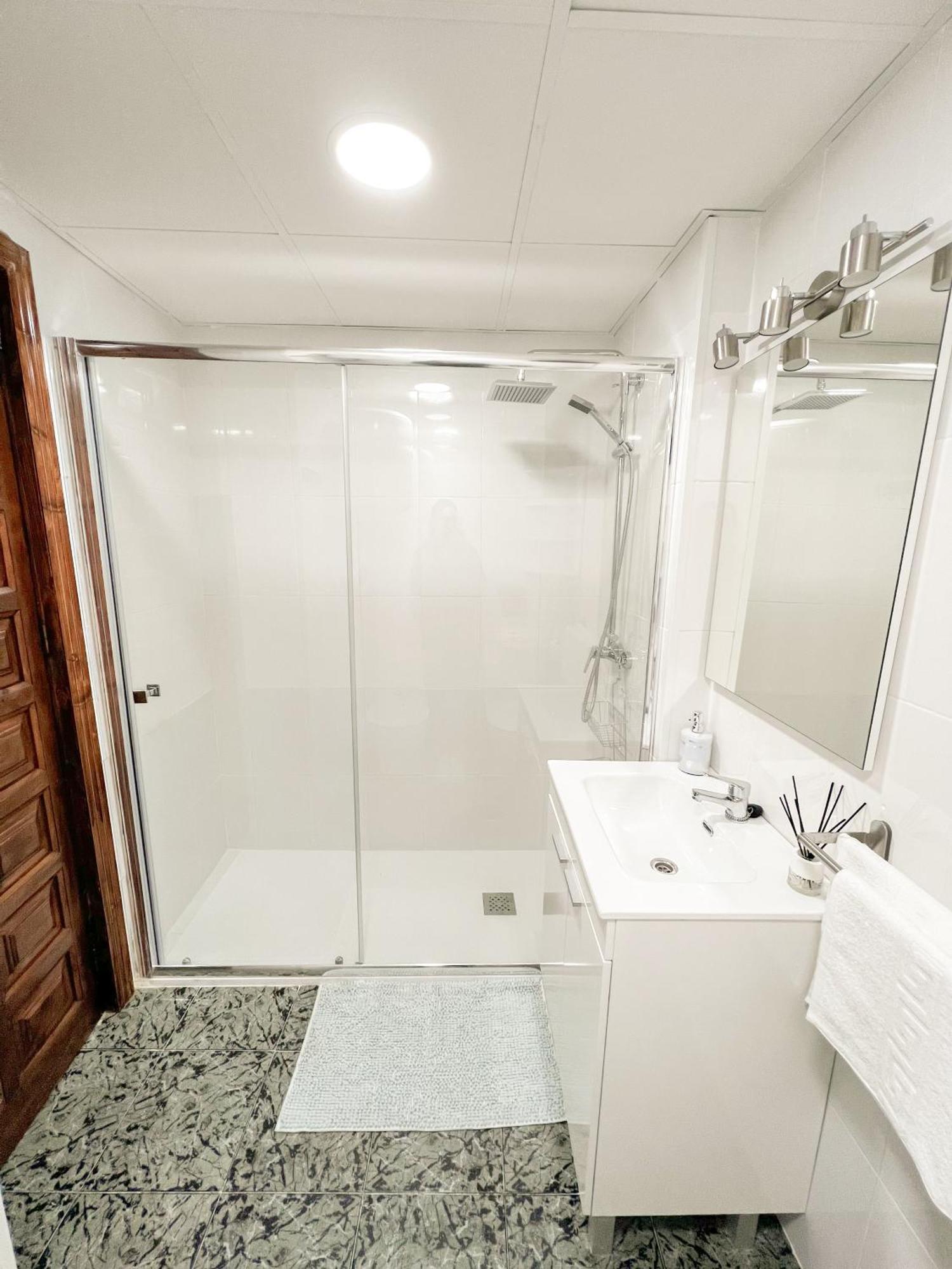 Cozy And Bright Flat With Pool Apartment ตอร์เรโมลิโนส ภายนอก รูปภาพ