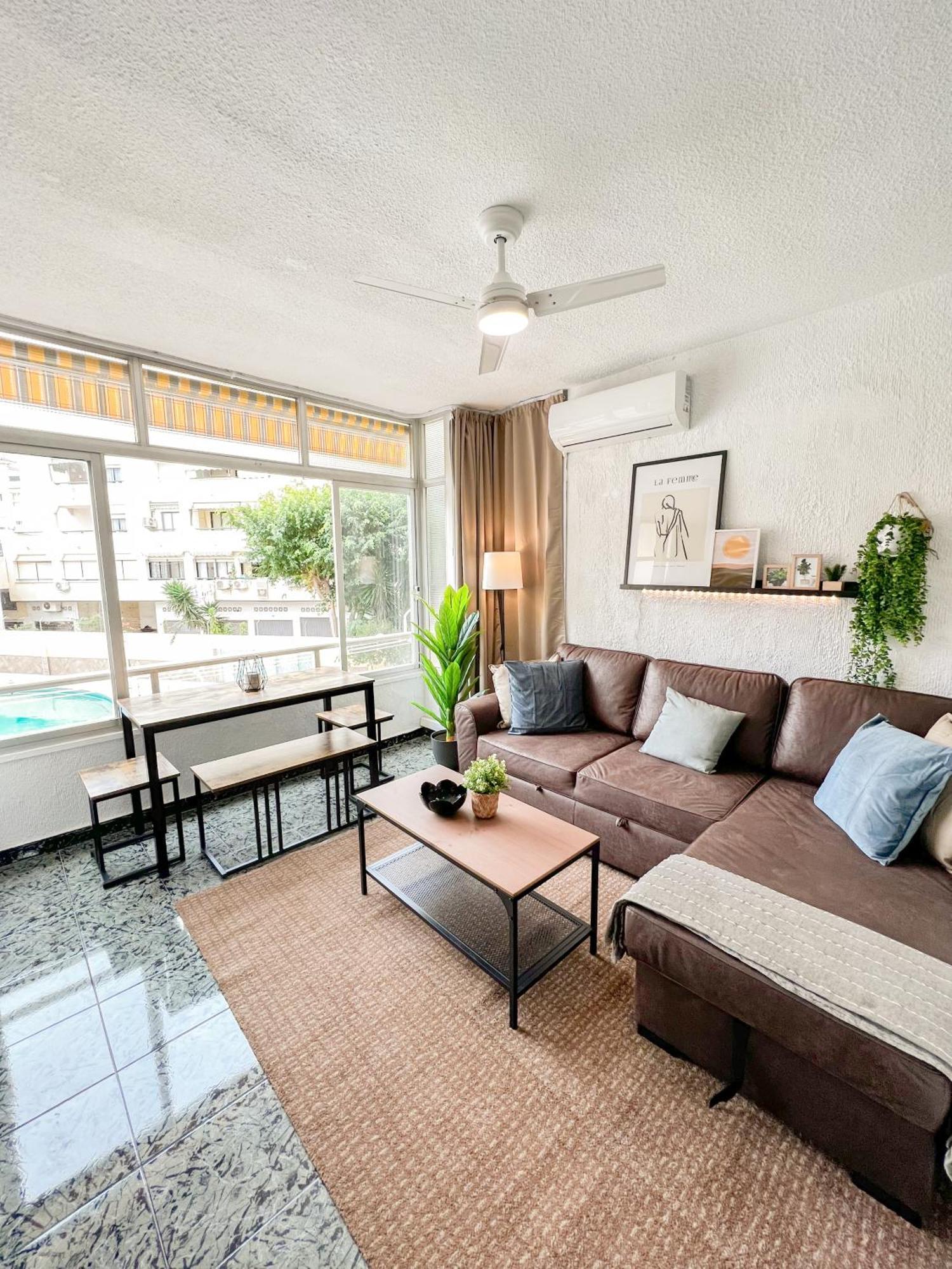 Cozy And Bright Flat With Pool Apartment ตอร์เรโมลิโนส ภายนอก รูปภาพ